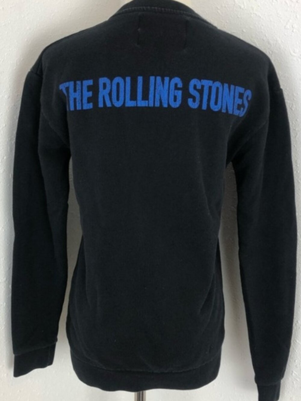 ZARA + The Rolling Stones Black Graphic Pullover Sweatshirt Blue Red Tongue L - Picture 5 of 15